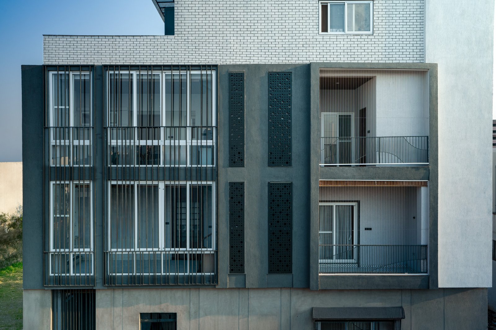 Ravi Pahuja Residence — Modern Contemporary Living