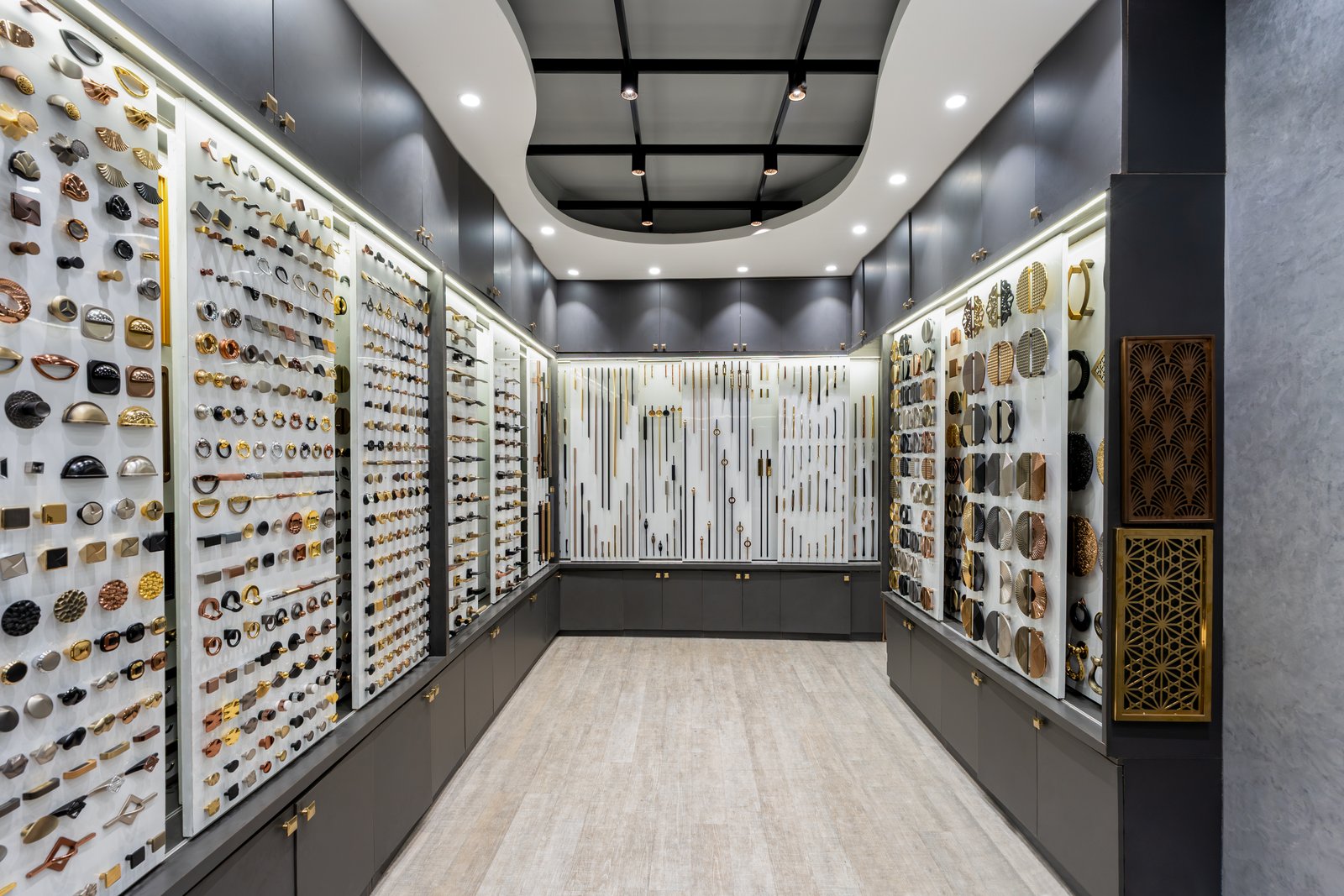 VK Hardware — Architectural Hardware Showcase