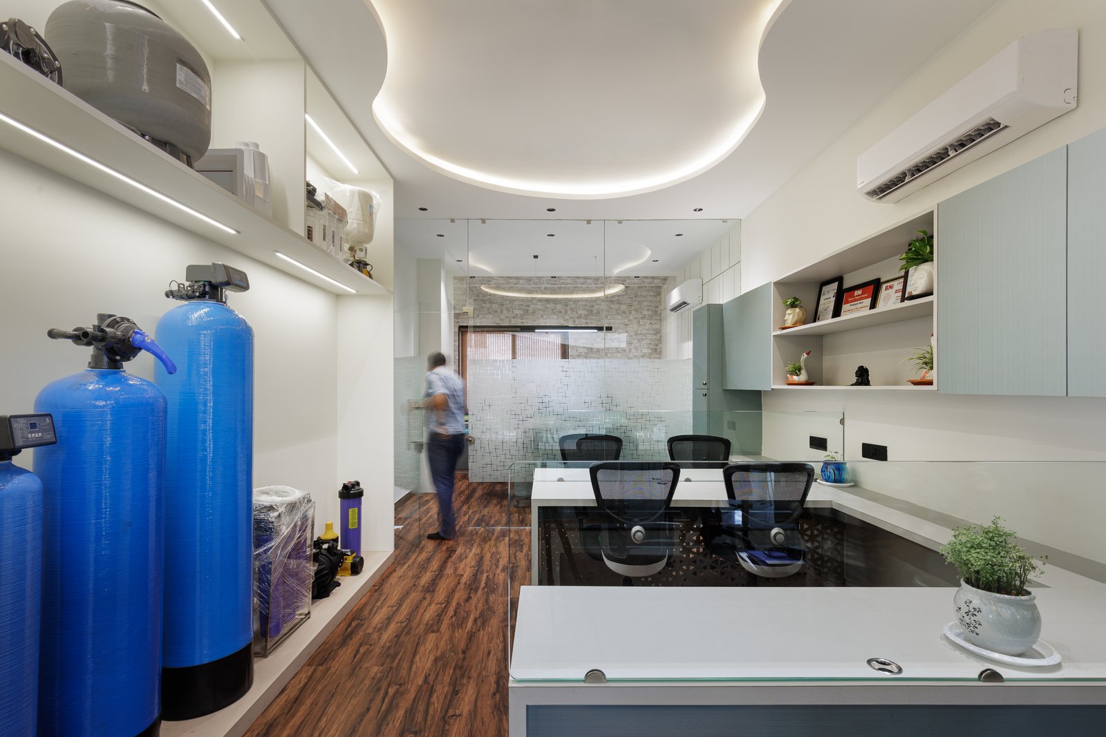 PS Office — Minimalist Corporate Workspace